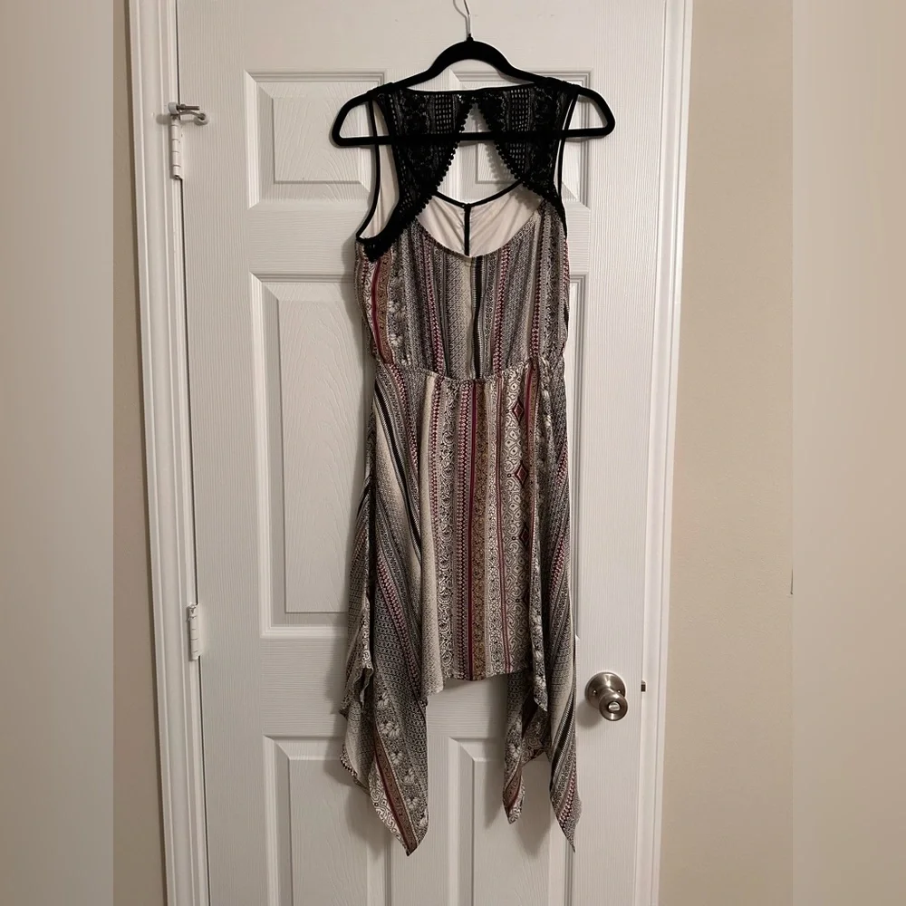 Maurice’s Lace Back Patterned Dress Size M - Picture 3 of 4